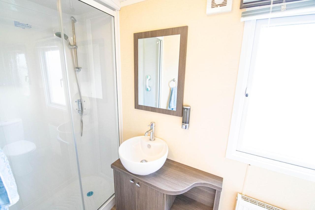 Big Skies Platinum Plus Holiday Home With Wifi, Netflix, Dishwasher, Decking Camber Ngoại thất bức ảnh
