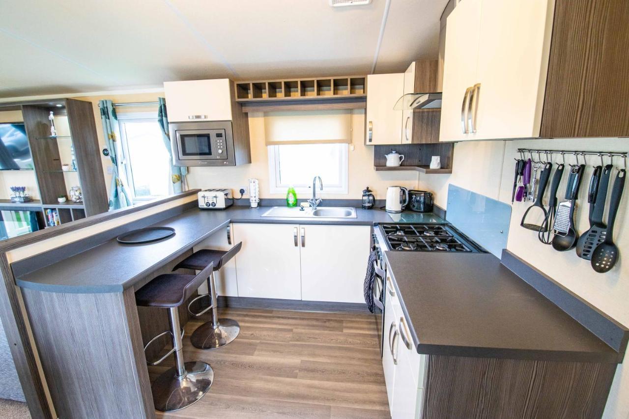 Big Skies Platinum Plus Holiday Home With Wifi, Netflix, Dishwasher, Decking Camber Ngoại thất bức ảnh