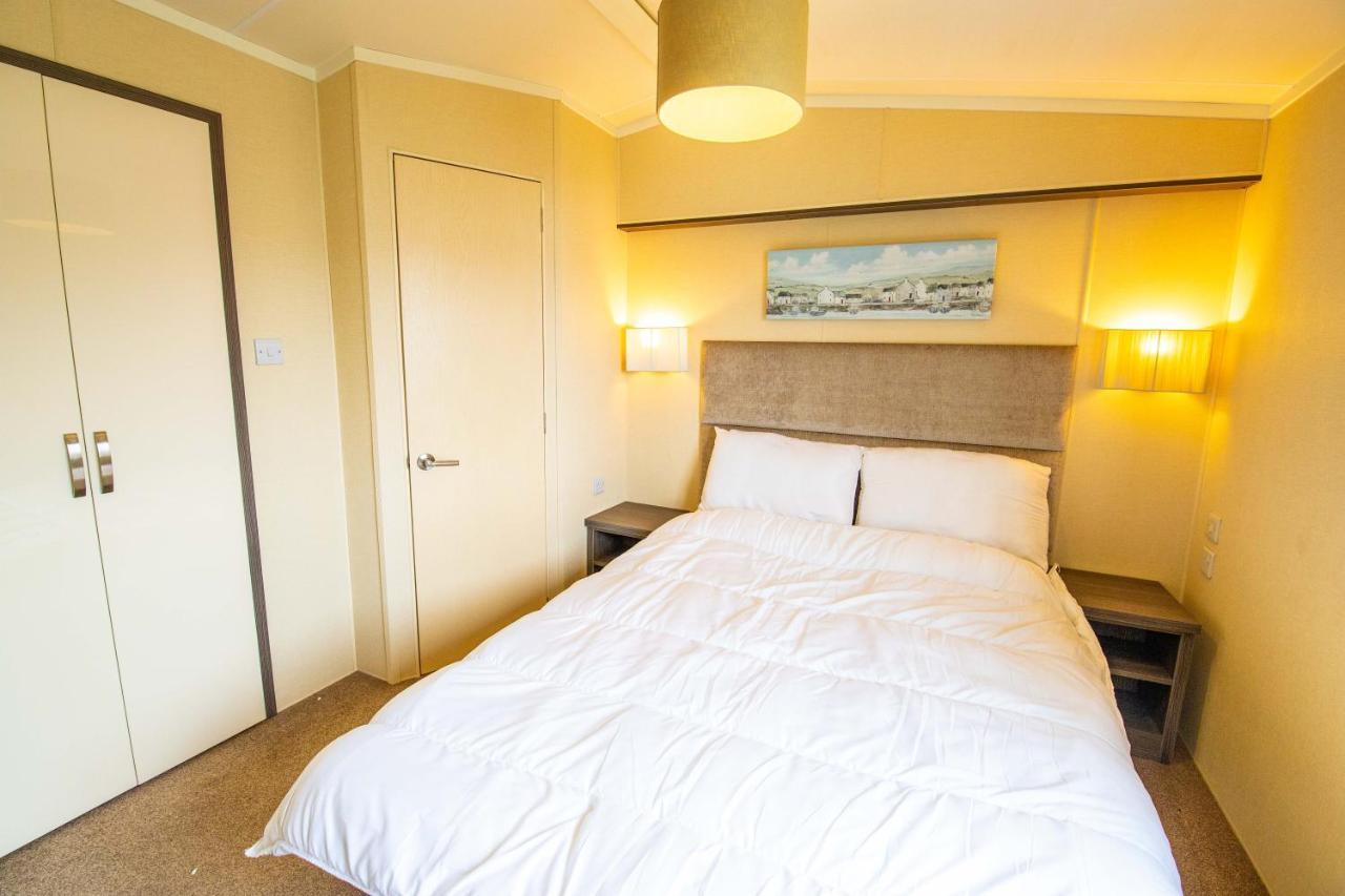 Big Skies Platinum Plus Holiday Home With Wifi, Netflix, Dishwasher, Decking Camber Ngoại thất bức ảnh